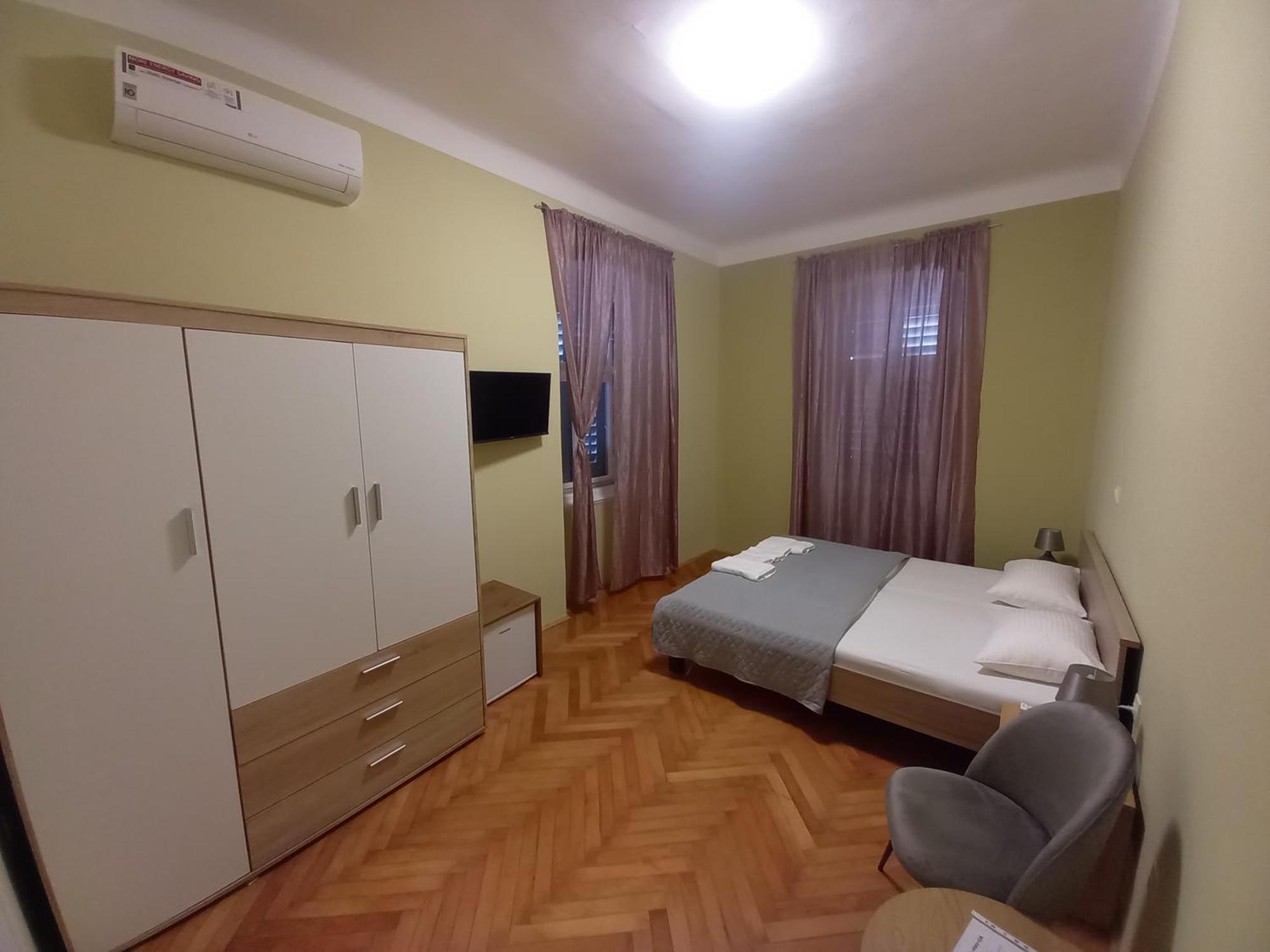 Oskar Amphitheater Apartments And Rooms With Free Parking Pula Habitación foto